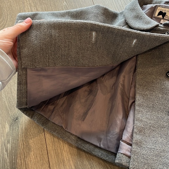 Janie and Jack Collection Gray Peacoat with Bow Buttons Size 2T - Picture 3 of 9